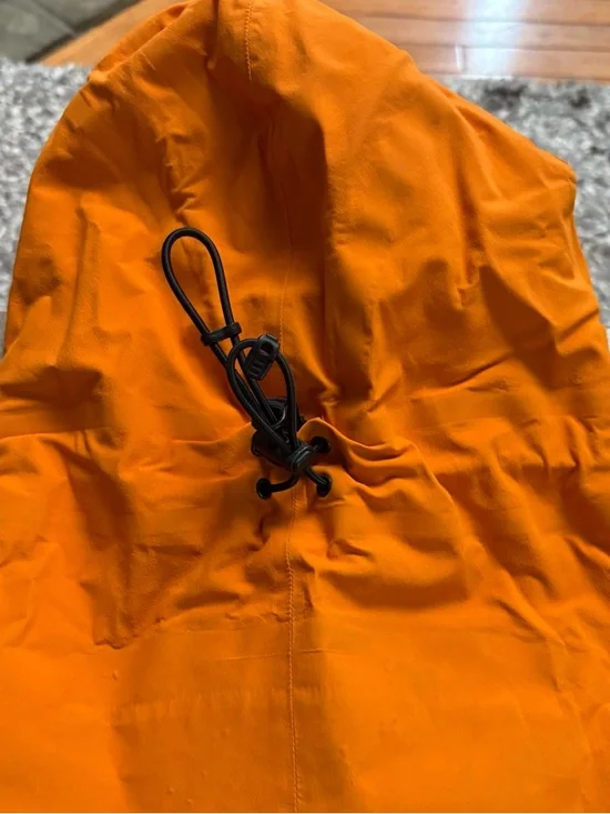 Mountain Hardware Gore-Tex Pro Shell Jacket - Picture 9 of 12